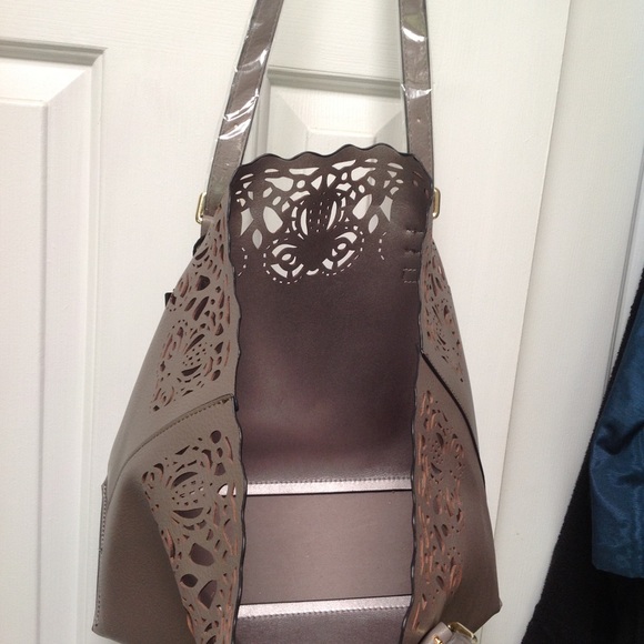 NWT Madi Studio style7769 upc 56809090027 Lazer cutout design.Still cased straps - Picture 3 of 8